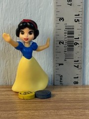 Disney Belle and Snow White Fastfood Toys, 3″ Tall GDJ-P-687
