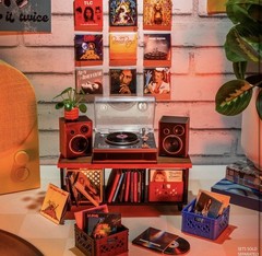 MGA’s Miniverse Real Music Record Player Mini Collectibles Mini Playable Record