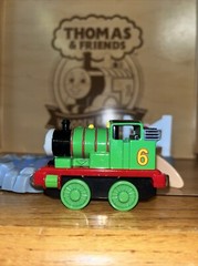 PERCY TAKES PLUNGE THOMAS FRIENDS TRAIN DIECAST TAKE Along Deluxe Play Scene Set