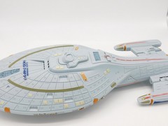 STAR TREK VOYAGER U.S.S. Voyager NCC-74656 Playmates 1995