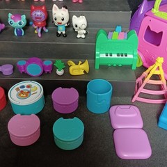 Gabby’s Dollhouse Lot Figures Accessories Pandy Paws DJ Catnip Mercat #1