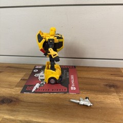 TRANSFORMERS STUDIO SERIES 86 BUMBLEBEE (COMPLETE) Figure Ships fast!