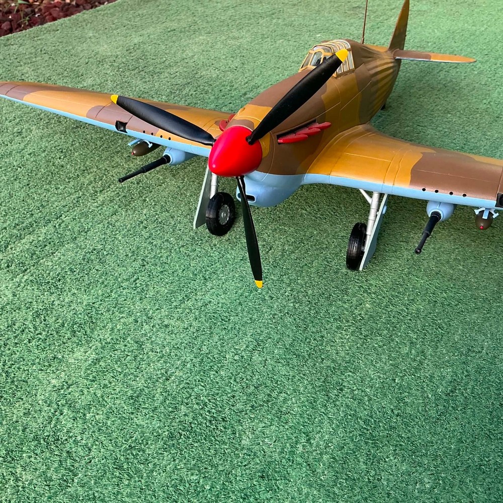 1:18 scale Hawker Hurricane MKIID Tropical Model Kit-Disassembled and Unpainted