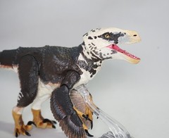Jurassic Cyberzoic Utahraptor Ostrommaysi 1/18 Scale Creative Beast Studio