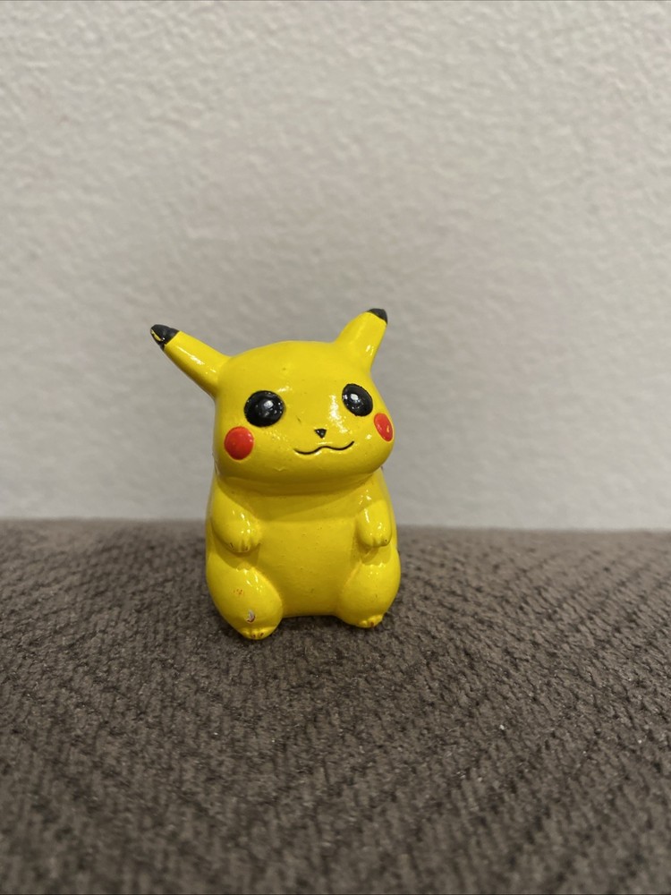 Vintage Nintendo Pokemon – Chunky Pikachu – 1 1/2″ pencil topper from 1999