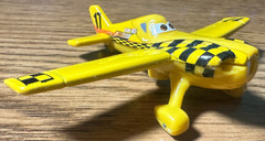 Disney Planes Yellow Bird #17 Deluxe Racing Jet Diecast DAMAGED 1:55 FC