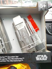 Disney Star Wars The Mandalorian Gauntlet Set