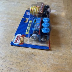 Thomas Wooden Train by Fisher Price Birthday Thomas & Cake Cargo Car Y4501