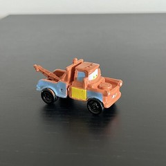 Disney Pixar Cars 2 Tow Mater Figure PVC Toy Stationary Wheels 2.25in