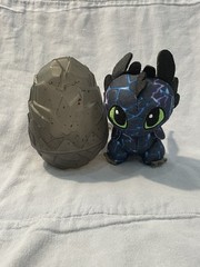 NEW Open Box Dreamworks How to Train Your Dragon 3″ Dragon Egg Plush – Toothless