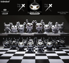 KidRobot x Shah Mat Otto Bjornik Dunny Chess Queen Knight Rook Bishop Pawn Pair