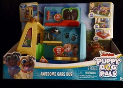 New In Box Disney Junior Puppy Dog Pals Awesome Care Bus Light Up 9Pc On the Go