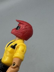 Maisto Adventure Wheels 4″ ATV Rider Action Figure Red Helmet, Yellow Shirt Toy