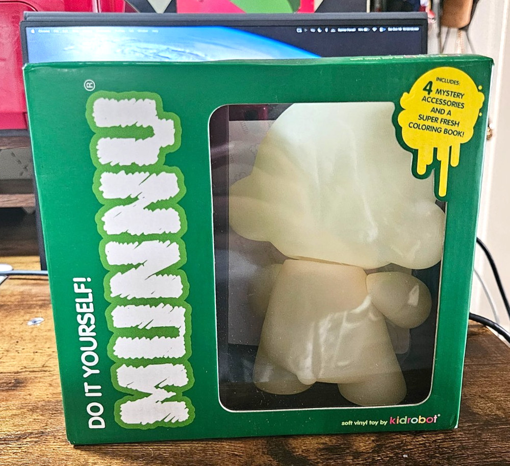 🧠 Kidrobot DIY Munny Glow-in-the-Dark Edition (New in Box)