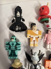 ROBLOX Toys Action Series Lot Of 20 Figures W/ Accessories & Virtual Item Tokens