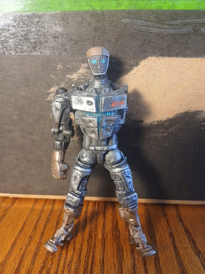 Real Steel Action 5” Figure Atom The Junkyard Bot Robot Jakks Pacific Punching