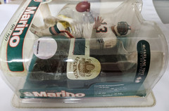 NEW DAN MARINO McFARLANE NFL PLAYERS LEGEND SERIES 3 FIGURE MIAMI DOLPHINS 2010