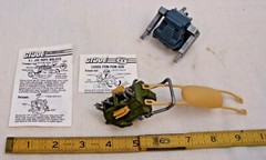 HASBRO GI JOE ACTION FIGURE BACK PACKS ROPER WALKER & COBRA POM POM TOY 1986