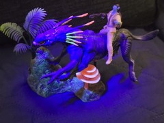 Jake Sully and Thanator Avatar James Cameron Light-up Figure