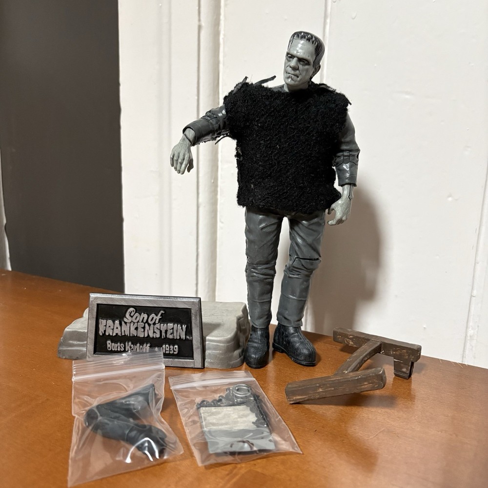 Sideshow Toys – 8-inch Son Of Frankenstein Figure – Boris Karloff- Silver Screen
