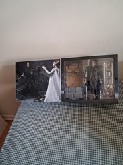 NEW in Damaged Box NECA The Bride of FRANKENSTEIN’S MONSTER with Chair RARE