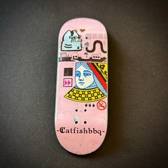 CatfishBBQ – Her Majesty Pink – FWD – 33mm – Fingerboard Deck