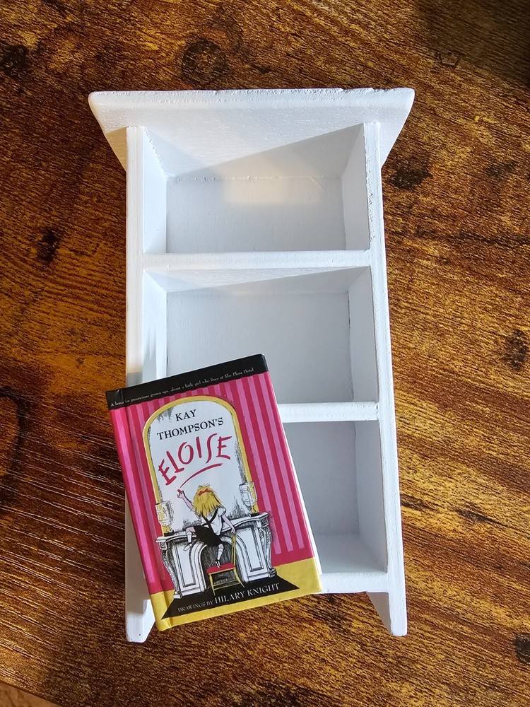 Zuru Mini Brands Books Series 2 – Eloise (Legendary)