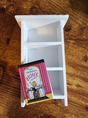 Zuru Mini Brands Books Series 2 – Eloise (Legendary)
