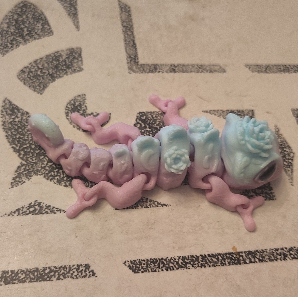 Fantasy Gecko Figurine Miniature Fully Jointed Plastic Pink Blue Articulated Toy