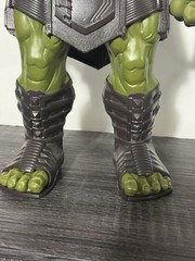 Hasbro Marvel Thor Ragnarok 13.5” Electronic Talking Gladiator Hulk Figure Works