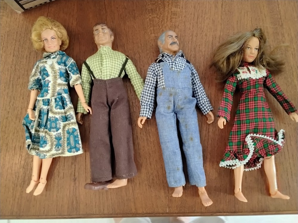 Vintage 1970’s Mego 8″ Walton Family Pa, Ma, Grandpa, Mary Ellen, Incomplete TLC