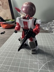 Transformers Kingdom Red Alert WFC Trilogy Deluxe Class Generations