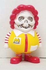 Mindstyle 4″ Popaganda Ron English X Secret Base MC Supersized Skull Face Figure