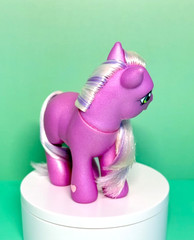 2003 G3 My Little Pony Rainbow Pony 1st Release Wysteria Purple Shimmer MLP