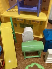 2003 Peppa Pig Figure Lot House Carry Case 75+ Figures 5 Cars Furniture Bundle