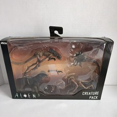 NECA Alien 3 Creature Pack (DAMAGED Queen Buster Broken Arm) SOLD STRICTLY As Is