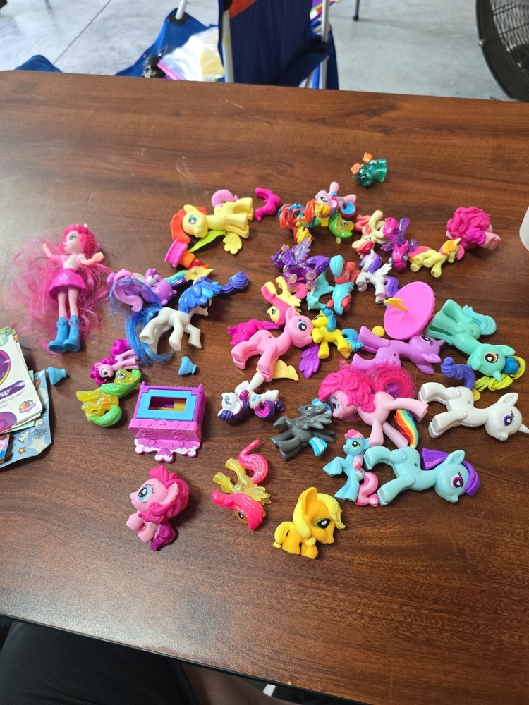 My Little Pony Mini Figure Lot Blind Bag Ponies & Ponyville Mixed Lot Of 28 Toys
