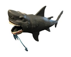 Animal Planet Great White EXTREME SHARK ADVENTURE Chomping Action Shark 15” Toy