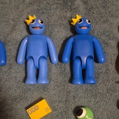 Rainbow Friends Plastic Action Figure Set Lot w/ Blocks & Accessories