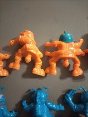 Army Ants Figures – 9 Vintage Lot Orange Blue, Hasbro. Do not have rubber Butts