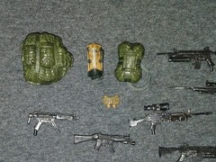 1:18 BBI Elite Force U.S Army Combat Gear Assault Weapon Accessories Loose Lot