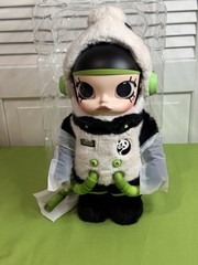 POPMART MEGA SPACE MOLLY 400% PANDA Limited Edition Collectible Figure