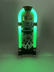 Disney HANNAH MONTANA 8″ Juke box – Lights Up Multiple Colors PLAYS 2 SONGS 2007