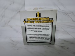 International T-340 w Bullgrader 1:16 1998 ERTL Case III Die Cast MIB NEW 4380