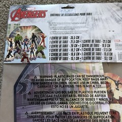 MARVELS AVENGERS FRAME & TABLE DECORATING KIT. INCLUDES 1 FRAME 6 CUTOUTS