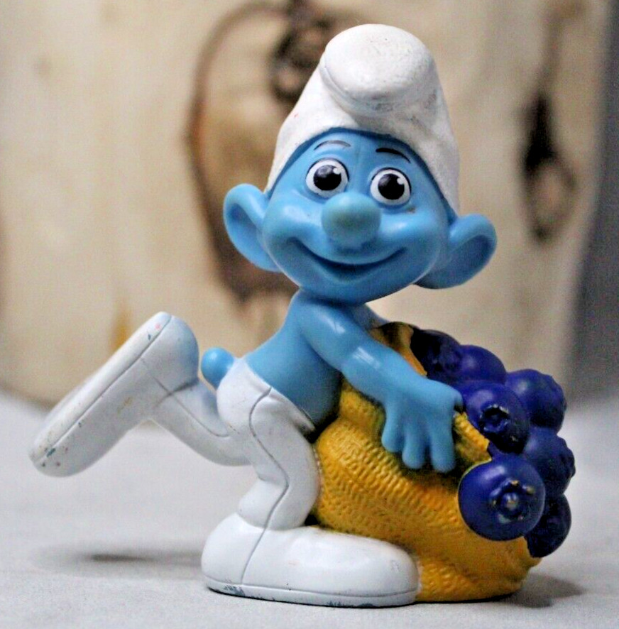 Smurf Greedy Collectible Figurine McDonalds Happy Meal Toy 2011 PVC Plastic