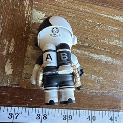 Cow On me – * MEGA SPACE MOLLY 100% × emoji™ Series Blind box Figure