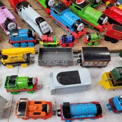 Huge Thomas & Friends Trains Lot Die Cast & Plastic Engines Cars Coaches