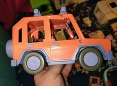 Huge Disney Bluey Playset Lot. 21 Figures, Houses, Vehicles & Accessories