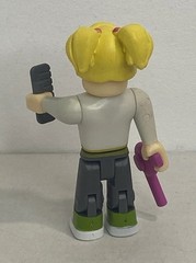 ROBL0X STYLZ SALON: VIP STYLIST Celebrity Series 3 Figure COMPLETE comb NO CODE